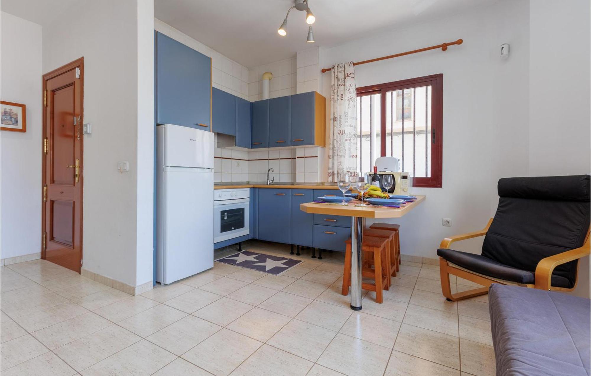 Cozy In Puerto Del Rosario With Kitchen *