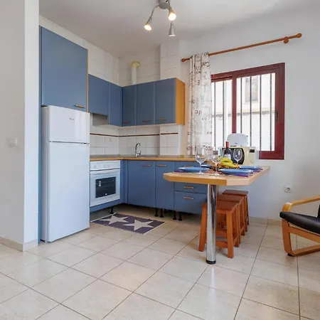 Cozy Apartment In Puerto Del Rosario With Kitchen Exterior photo